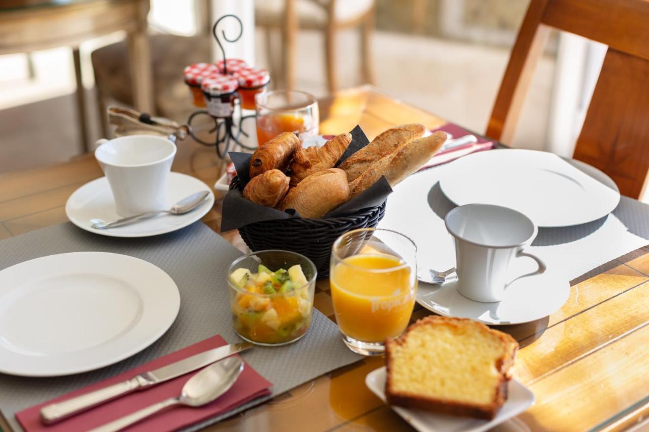 Demeures & Chateaux Hotel Domaine Le Clos Des Fontaines 주미에즈 외부 사진