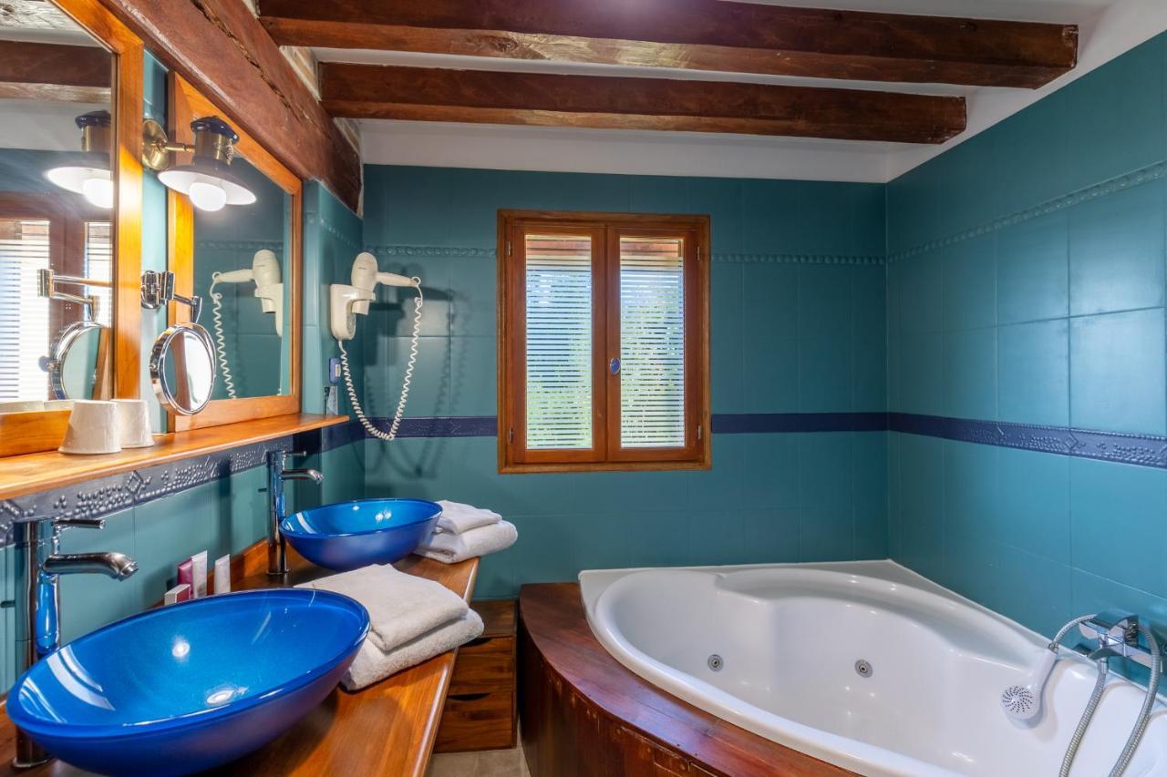 Demeures & Chateaux Hotel Domaine Le Clos Des Fontaines 주미에즈 외부 사진
